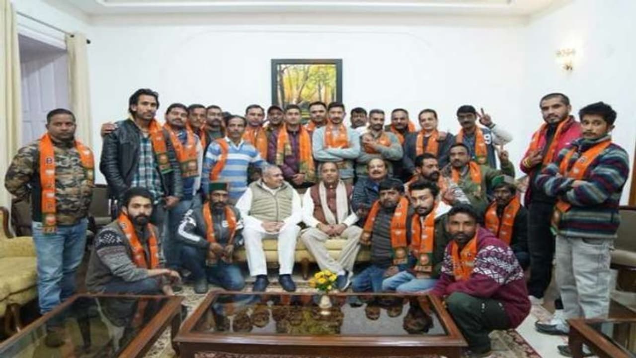 ಚುನಾವಣೆಗೂ ಮುನ್ನ 26 ಕಾಂಗ್ರೆಸ್ ನಾಯಕರು ಬಿಜೆಪಿಗೆ ಸೇರ್ಪಡೆ! ಚುನಾವಣೆಗೂ ಮುನ್ನ 26 ಕಾಂಗ್ರೆಸ್ ನಾಯಕರು ಬಿಜೆಪಿಗೆ ಸೇರ್ಪಡೆ!