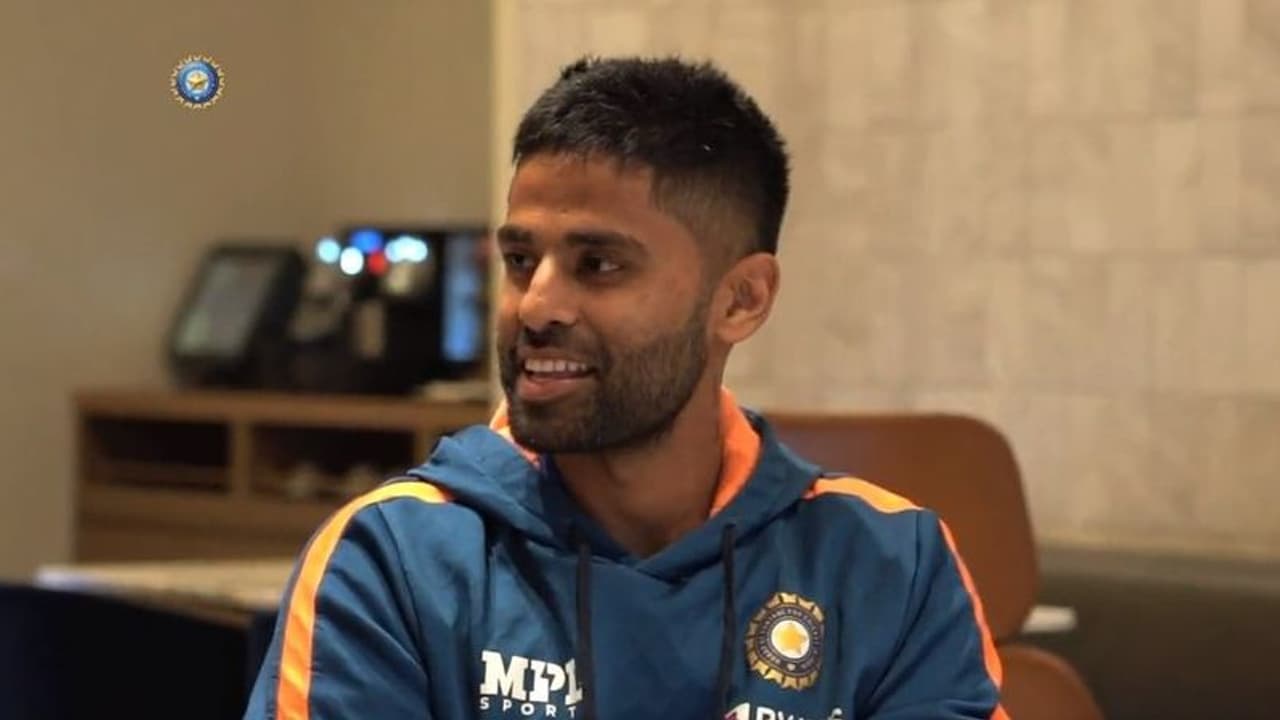 पता चल गया करिश्माई शॉट्स का राज, जानें आखिर क्या है सूर्य कुमार यादव का फिटनेस सीक्रेट पता चल गया करिश्माई शॉट्स का राज, जानें आखिर क्या है सूर्य कुमार यादव का फिटनेस सीक्रेट