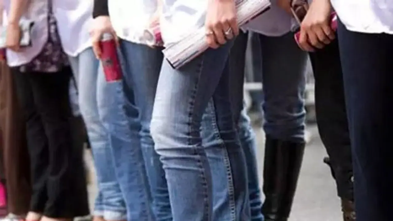 தலைமைச் செயலகத்தில் பணிபுரியும் அரசு ஊழியர்கள் ஜூன்ஸ், டி சர்ட், லெகின்ஸ் அணிய தடை..!