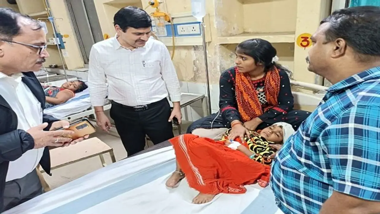 वाराणसी: देव दीपावली पर टूटी फुटओवर ब्रिज की रेलिंग, दर्जन भर लोग हुए घायल, जानिए हादसे के पीछे का कारण