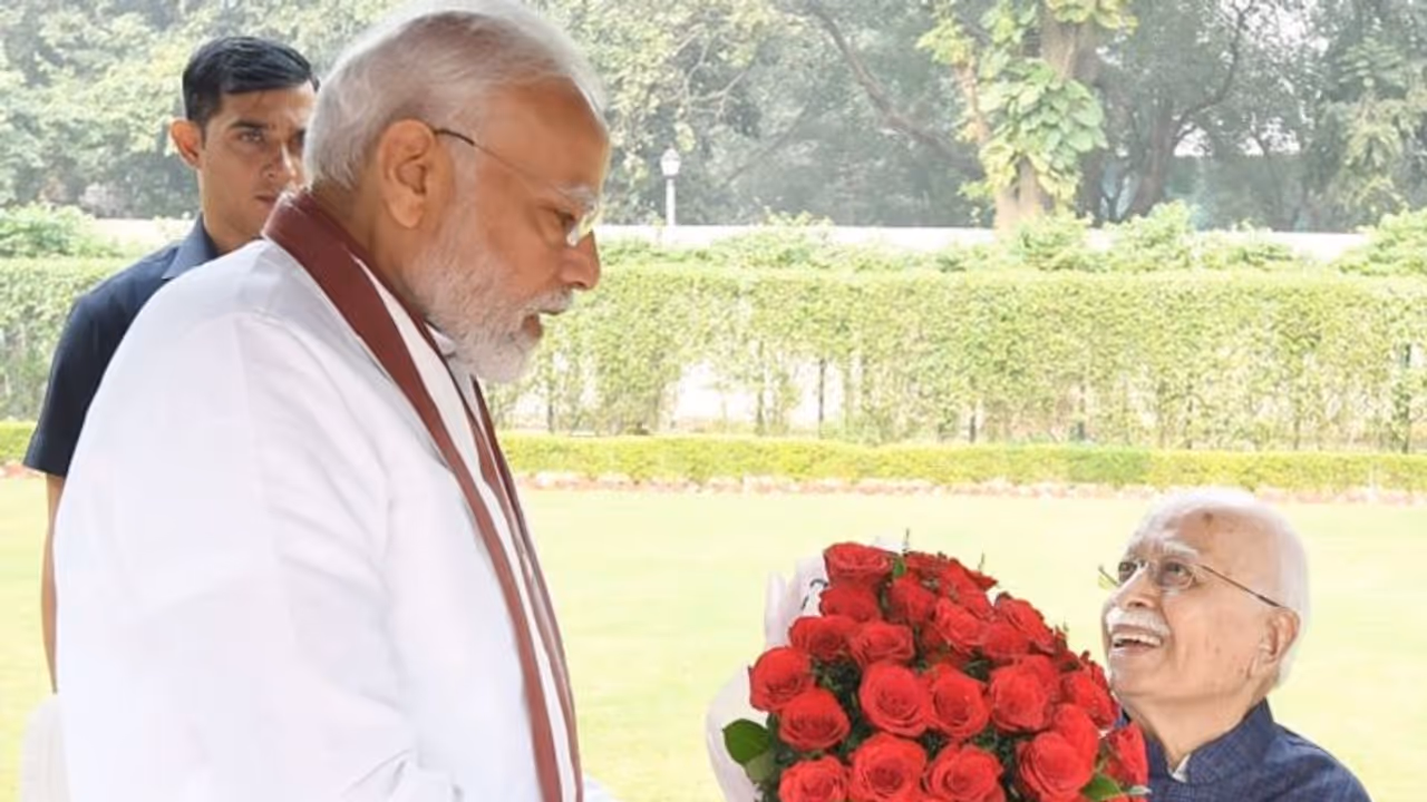 LK Advani Birthday: ಬಿಜೆಪಿ ಭೀಷ್ಮನನ್ನು ಭೇಟಿಯಾದ ಪ್ರಧಾನಿ ಮೋದಿ LK Advani Birthday: ಬಿಜೆಪಿ ಭೀಷ್ಮನನ್ನು ಭೇಟಿಯಾದ ಪ್ರಧಾನಿ ಮೋದಿ