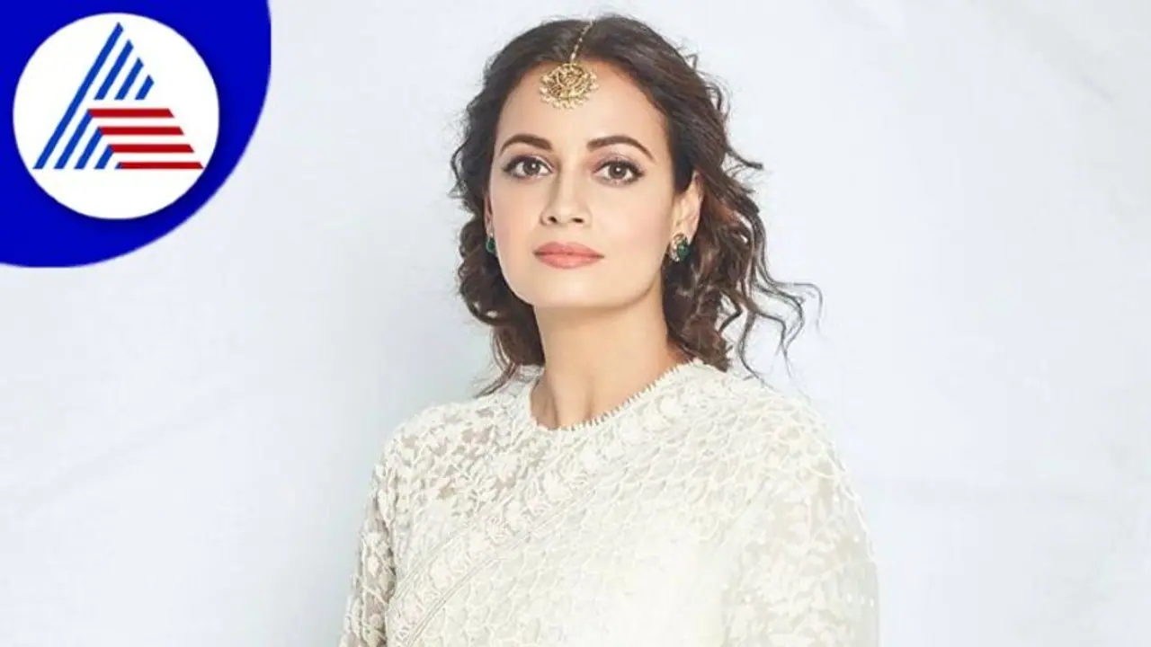 Dia Mirza: ನಟಿ ಸ್ನಾನ ಮಾಡುತ್ತಿರುವ ವಿಡಿಯೋ ಲೀಕ್; ರೂಮಲ್ಲಿರುವ ಕ್ಯಾಮೆರಾದಿಂದ ಪಾರಾಗುವುದು ಹೀಗೆ Dia Mirza: ನಟಿ ಸ್ನಾನ ಮಾಡುತ್ತಿರುವ ವಿಡಿಯೋ ಲೀಕ್; ರೂಮಲ್ಲಿರುವ ಕ್ಯಾಮೆರಾದಿಂದ ಪಾರಾಗುವುದು ಹೀಗೆ