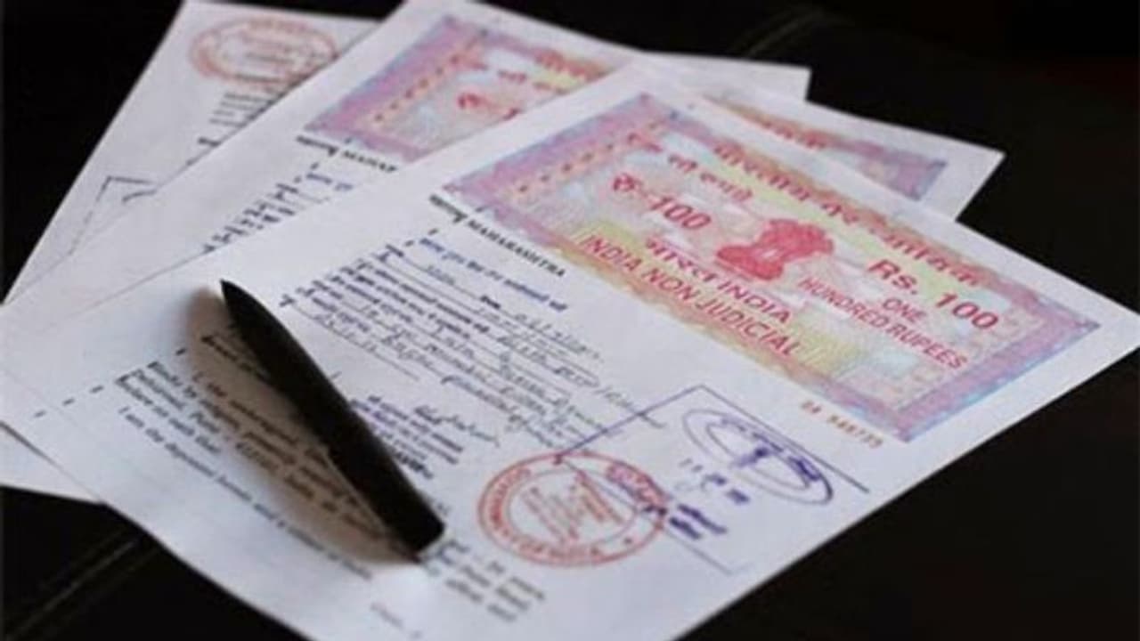 സ്വന്തം പേരിലെ 2 ഏക്കർ സ്ഥലം വിറ്റുപോയെന്നറിഞ്ഞത് അയൽക്കാർ പറഞ്ഞപ്പോൾ; വിറ്റ രേഖകളെല്ലാം കൃത്യം, കെണി ആധാറിൽ സ്വന്തം പേരിലെ 2 ഏക്കർ സ്ഥലം വിറ്റുപോയെന്നറിഞ്ഞത് അയൽക്കാർ പറഞ്ഞപ്പോൾ; വിറ്റ രേഖകളെല്ലാം കൃത്യം, കെണി ആധാറിൽ