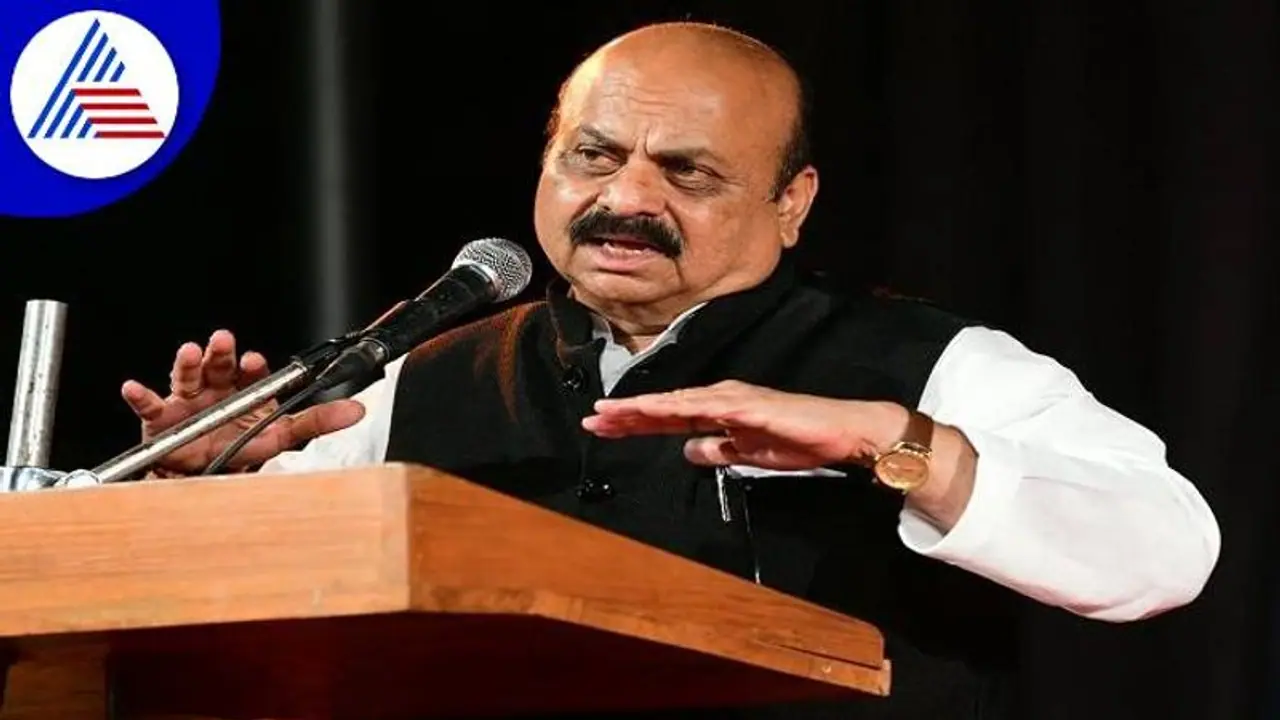 ಸರ್ಕಾರಿ ನೌಕರರಿಗೆ ಬಂಪರ್‌ ಕೊಡುಗೆ ನೀಡಿದ ಸಿಎಂ ಬೊಮ್ಮಾಯಿ