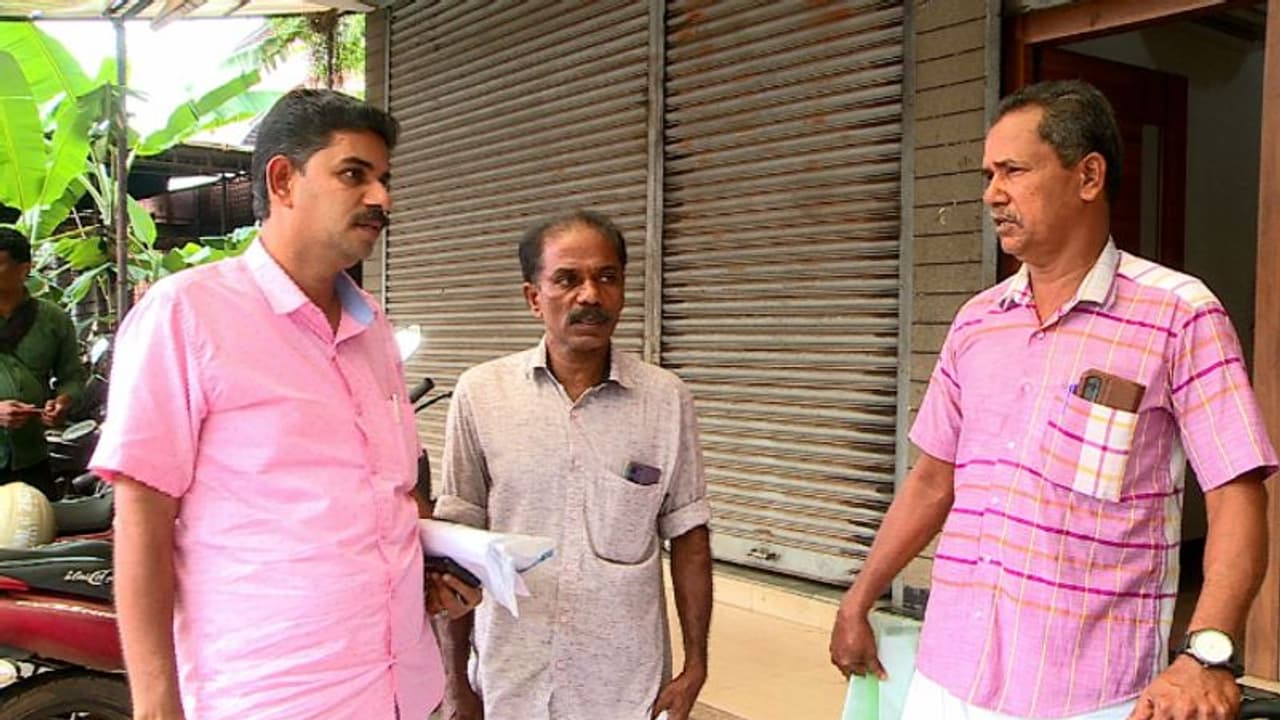 ഡിവൈഎസ്പിയുമായി ബന്ധം; ലക്ഷങ്ങളുടെ തട്ടിപ്പ് പ്രതിയെ വാറണ്ടുണ്ടായിട്ടും അറസ്റ്റ് ചെയ്യുന്നില്ലെന്ന് ആരോപണം ഡിവൈഎസ്പിയുമായി ബന്ധം; ലക്ഷങ്ങളുടെ തട്ടിപ്പ് പ്രതിയെ വാറണ്ടുണ്ടായിട്ടും അറസ്റ്റ് ചെയ്യുന്നില്ലെന്ന് ആരോപണം