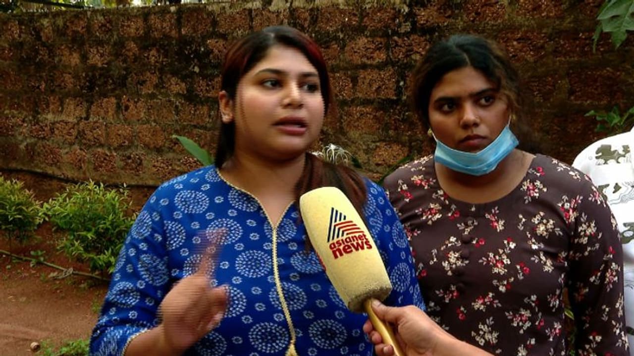 കാറില് വന്നിടിച്ചു, പിന്നാലെ അസഭ്യ വര്ഷവും കയ്യേറ്റവും; പരാതി നല്കിയിട്ടും നടപടിയില്ലെന്ന് വനിതാ ഡോക്ടര് കാറില് വന്നിടിച്ചു, പിന്നാലെ അസഭ്യ വര്ഷവും കയ്യേറ്റവും; പരാതി നല്കിയിട്ടും നടപടിയില്ലെന്ന് വനിതാ ഡോക്ടര്