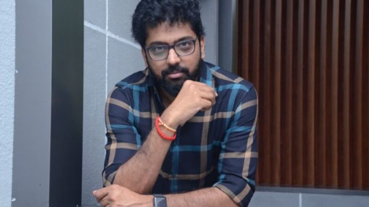 రామ్ చరణ్ గురించి నేను మాట్లాడలేదు, పుకారు పుట్టించారు.. డైరెక్టర్ వశిష్ట క్లారిటీ.. రామ్ చరణ్ గురించి నేను మాట్లాడలేదు, పుకారు పుట్టించారు.. డైరెక్టర్ వశిష్ట క్లారిటీ..