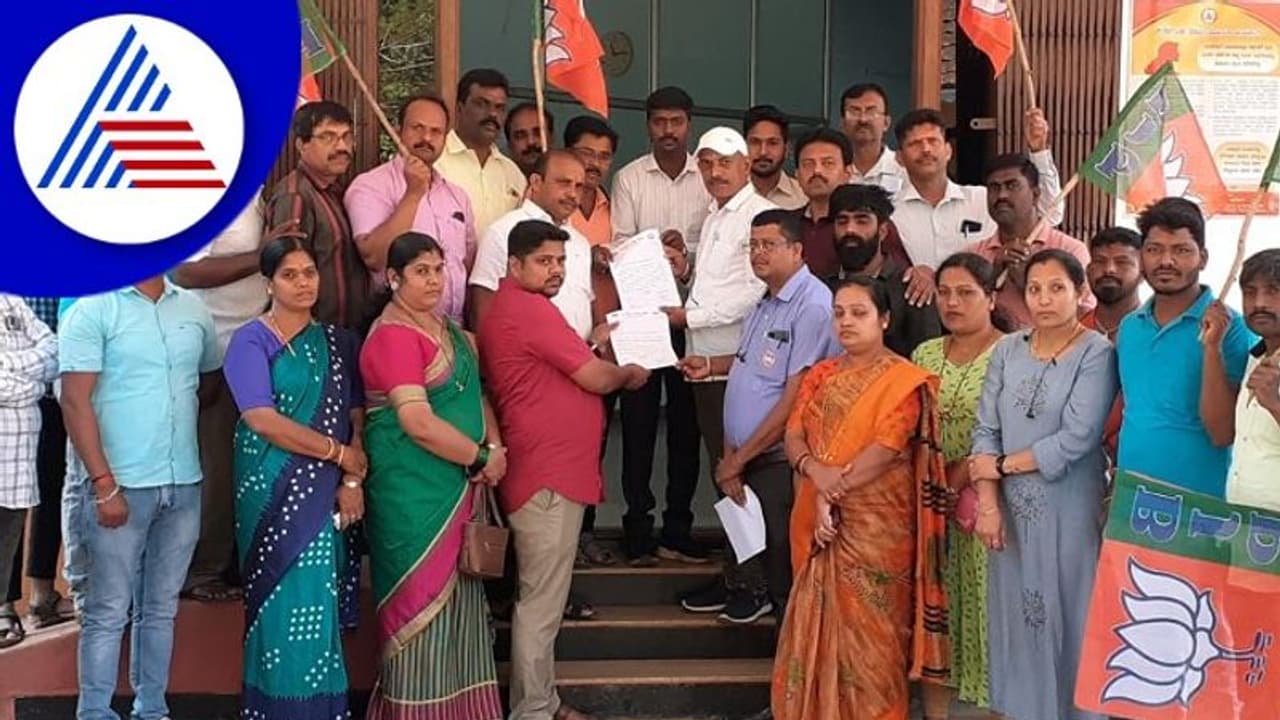 ಹಿಂದುತ್ವಕ್ಕೆ ಅವಹೇಳನ: ಸತೀಶ್ ಜಾರಕಿಹೊಳಿ ವಿರುದ್ಧ ಕ್ರಮಕ್ಕೆ ಒತ್ತಾಯಿಸಿ ಬಿಜೆಪಿ ಮನವಿ ಹಿಂದುತ್ವಕ್ಕೆ ಅವಹೇಳನ: ಸತೀಶ್ ಜಾರಕಿಹೊಳಿ ವಿರುದ್ಧ ಕ್ರಮಕ್ಕೆ ಒತ್ತಾಯಿಸಿ ಬಿಜೆಪಿ ಮನವಿ