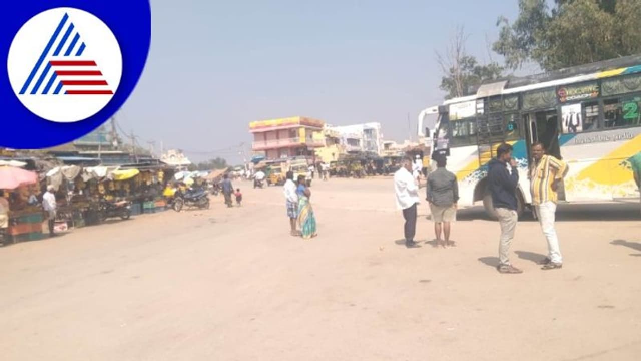 ನಾಯಕನಹಟ್ಟಿಪುಣ್ಯಕ್ಷೇತ್ರಕ್ಕಿಲ್ಲ ಬಸ್ ನಿಲ್ದಾಣ! ನಾಯಕನಹಟ್ಟಿಪುಣ್ಯಕ್ಷೇತ್ರಕ್ಕಿಲ್ಲ ಬಸ್ ನಿಲ್ದಾಣ!