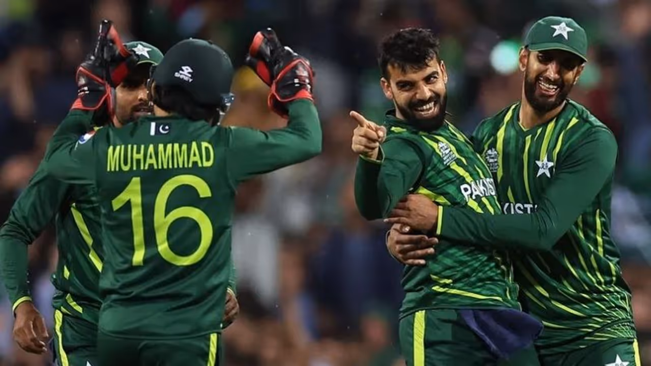 ന്യൂസിലന്‍ഡിന് മൂന്ന് വിക്കറ്റ് നഷ്ടം; ടി20 ലോകകപ്പ് സെമിഫൈനലില്‍ പാകിസ്ഥാന്‍ പിടി മുറുക്കി