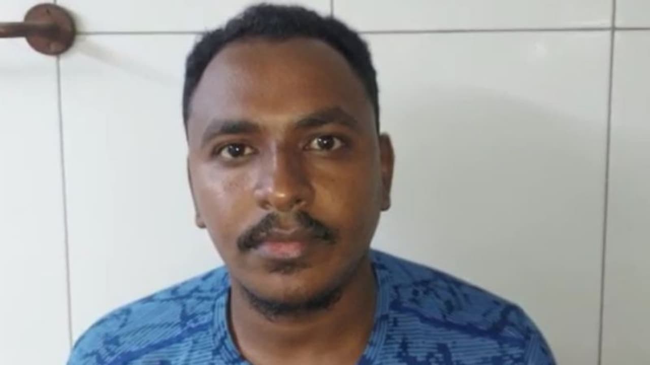 ബെംഗലുരുവിൽ നാർകോട്കിസ് അധോലോകത്തിലെ 'ഡോൺ'; സുഡാൻ സ്വദേശി തൃശ്ശൂർ പൊലീസിന്റെ പിടിയിൽ ബെംഗലുരുവിൽ നാർകോട്കിസ് അധോലോകത്തിലെ 'ഡോൺ'; സുഡാൻ സ്വദേശി തൃശ്ശൂർ പൊലീസിന്റെ പിടിയിൽ