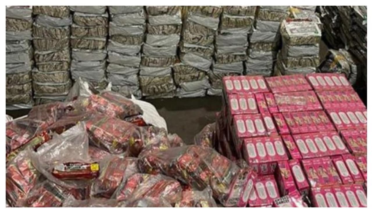 ഖത്തറില് പിടിച്ചെടുത്തത് 2,962 കിലോ നിരോധിത പുകയില ഉല്പ്പന്നങ്ങള് ഖത്തറില് പിടിച്ചെടുത്തത് 2,962 കിലോ നിരോധിത പുകയില ഉല്പ്പന്നങ്ങള്