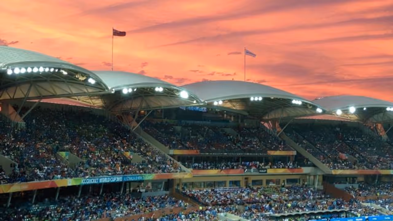 അഡ്ലെയ്ഡില് രാത്രി മഴയായിരുന്നു; ഇന്ത്യ ഇംഗ്ലണ്ട് സെമി മുടങ്ങുമോ? അഡ്ലെയ്ഡില് രാത്രി മഴയായിരുന്നു; ഇന്ത്യ ഇംഗ്ലണ്ട് സെമി മുടങ്ങുമോ?
