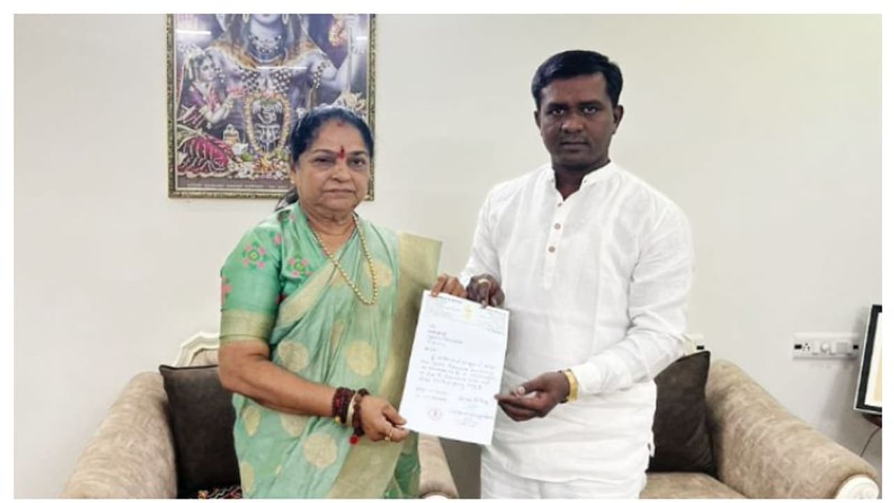 എംഎല്എ രാജിവെച്ചു, ബിജെപിയിൽ ചേരും; തുടർച്ചയായ മൂന്നാം ദിവസവും ഗുജറാത്ത് കോൺഗ്രസിൽ കൊഴിഞ്ഞുപോക്ക് എംഎല്എ രാജിവെച്ചു, ബിജെപിയിൽ ചേരും; തുടർച്ചയായ മൂന്നാം ദിവസവും ഗുജറാത്ത് കോൺഗ്രസിൽ കൊഴിഞ്ഞുപോക്ക്