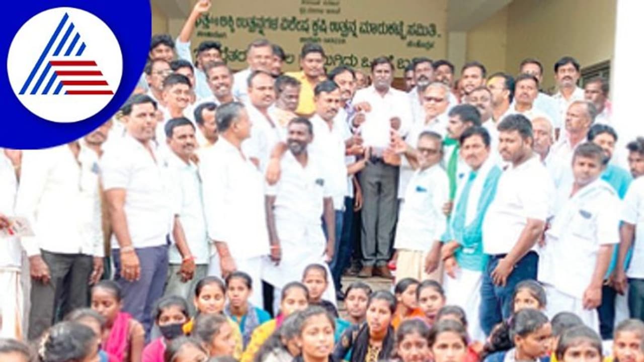 ಪದವಿಪೂರ್ವ ಕಾಲೇಜಿಗಾಗಿ 10 ಕಿಮೀ ಪಾದಯಾತ್ರೆ; ಮಂಜೂರಾಗದಿದ್ರೆ ಚುನಾವಣೆ ಬಹಿಷ್ಕಾರ ಎಚ್ಚರಿಕೆ ಪದವಿಪೂರ್ವ ಕಾಲೇಜಿಗಾಗಿ 10 ಕಿಮೀ ಪಾದಯಾತ್ರೆ; ಮಂಜೂರಾಗದಿದ್ರೆ ಚುನಾವಣೆ ಬಹಿಷ್ಕಾರ ಎಚ್ಚರಿಕೆ