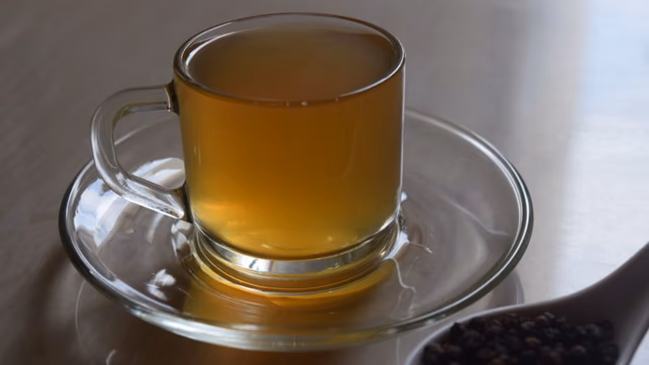 ദഹനപ്രശ്നങ്ങൾ അകറ്റാൻ ' ബ്ലാക്ക് പെപ്പർ ടീ '; റെസിപ്പി 