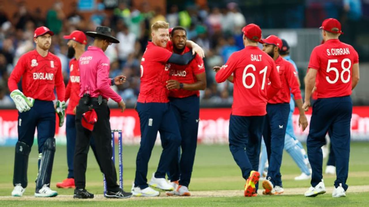 సెమీస్లో ముగిసిన టీమిండియా కథ... ఫైనల్కి ఇంగ్లాండ్! తేలిపోయిన భారత బౌలర్లు... సెమీస్లో ముగిసిన టీమిండియా కథ... ఫైనల్కి ఇంగ్లాండ్! తేలిపోయిన భారత బౌలర్లు...