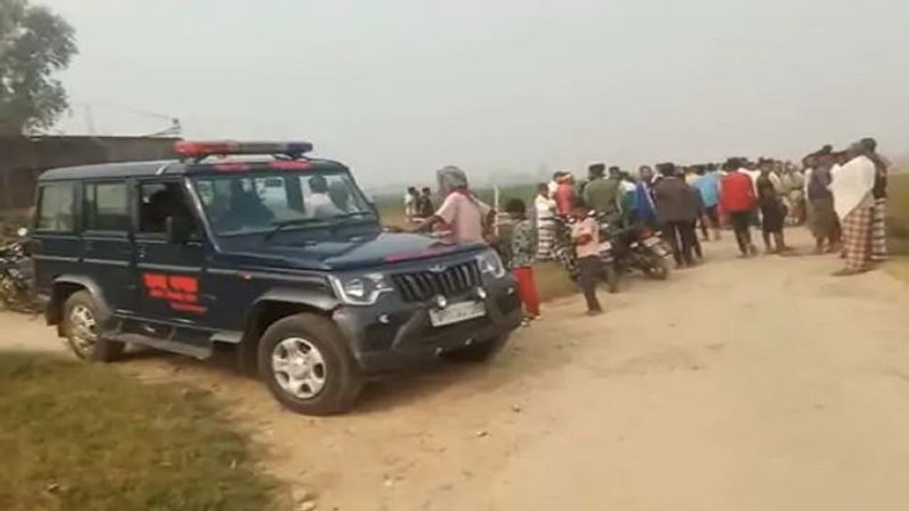 जमीन को लेकर युवकों ने दादी को ही उतारा दिया मौत के घाट, थाने पहुंचकर आरोपी पोतों ने कहा मुझे गिरफ्तार कर लो जमीन को लेकर युवकों ने दादी को ही उतारा दिया मौत के घाट, थाने पहुंचकर आरोपी पोतों ने कहा मुझे गिरफ्तार कर लो