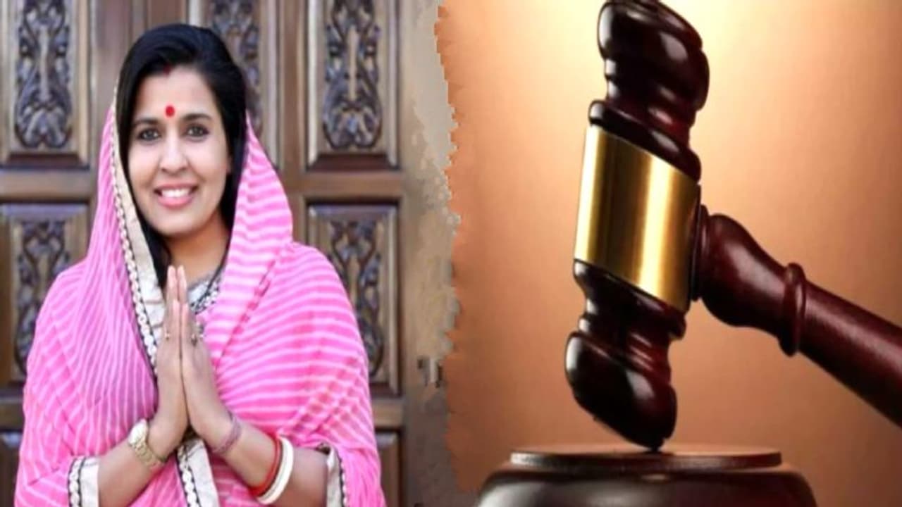 जयपुर में चल रहा था मेयर का चुनाव, तभी हुई बर्खास्त महापौर की धांसू एंट्री और बदल गया सब कुछ जयपुर में चल रहा था मेयर का चुनाव, तभी हुई बर्खास्त महापौर की धांसू एंट्री और बदल गया सब कुछ