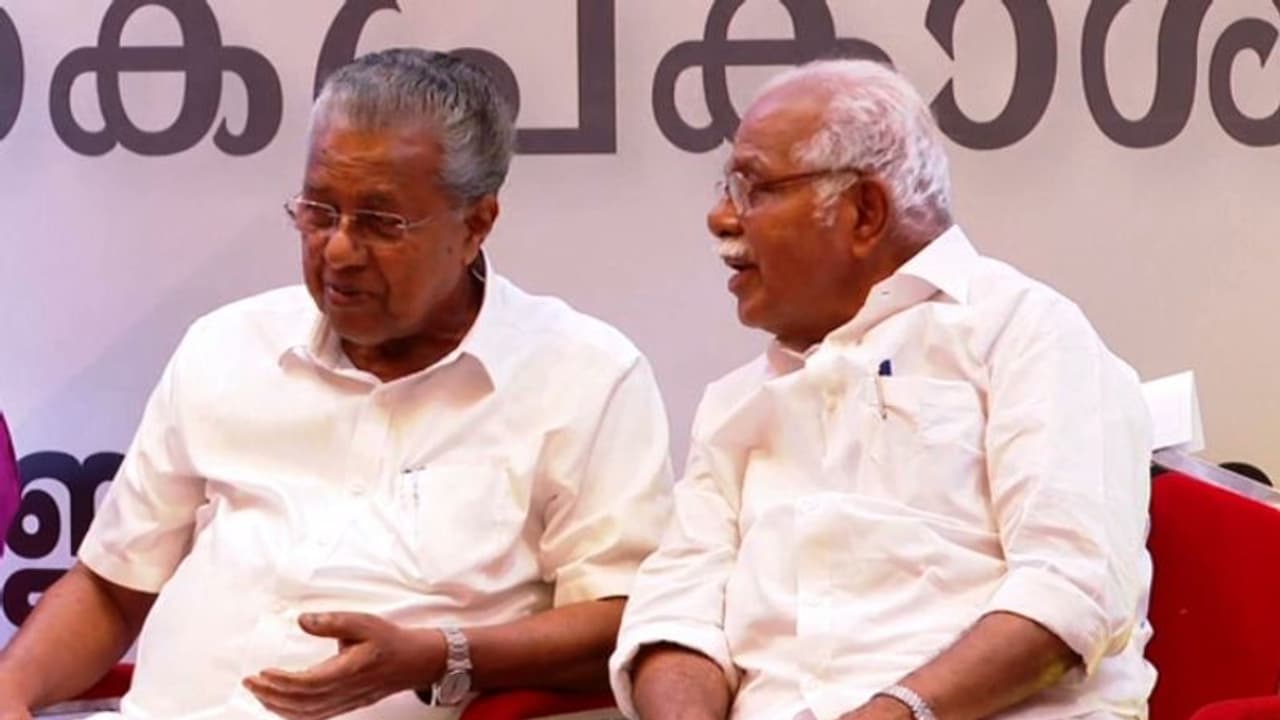 'അന്ന് വേട്ടയാടി, ഇന്ന് അഭിനന്ദിച്ചു'; പി ജെ കുര്യനെ പുകഴ്ത്തി മുഖ്യമന്ത്രിയും നേതാക്കളും 'അന്ന് വേട്ടയാടി, ഇന്ന് അഭിനന്ദിച്ചു'; പി ജെ കുര്യനെ പുകഴ്ത്തി മുഖ്യമന്ത്രിയും നേതാക്കളും