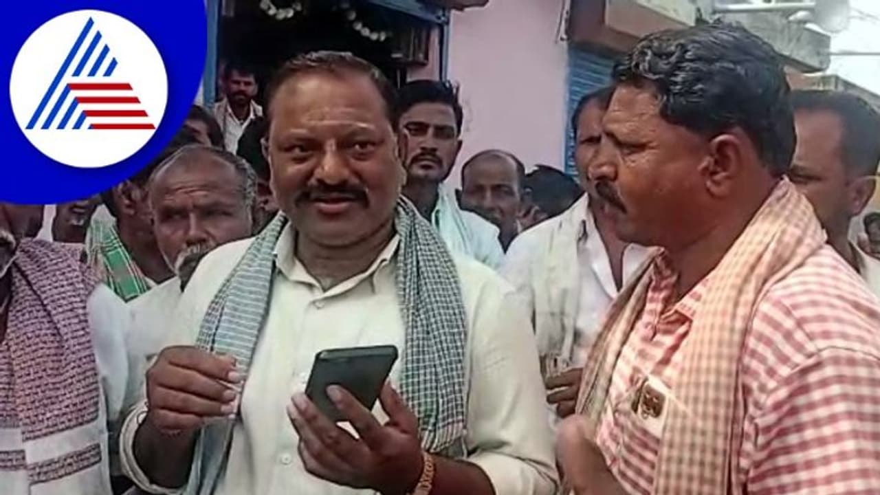 ನವಲಗುಂದ ತಾಲೂಕಿನ ಬ್ಯಾಲಾಳ ಗ್ರಾಮದಲ್ಲಿ ಸ್ಮಶಾನ ಭೂಮಿ ನೀಡುವಂತೆ ಶವವಿಟ್ಟು ಪ್ರತಿಭಟನೆ ನವಲಗುಂದ ತಾಲೂಕಿನ ಬ್ಯಾಲಾಳ ಗ್ರಾಮದಲ್ಲಿ ಸ್ಮಶಾನ ಭೂಮಿ ನೀಡುವಂತೆ ಶವವಿಟ್ಟು ಪ್ರತಿಭಟನೆ