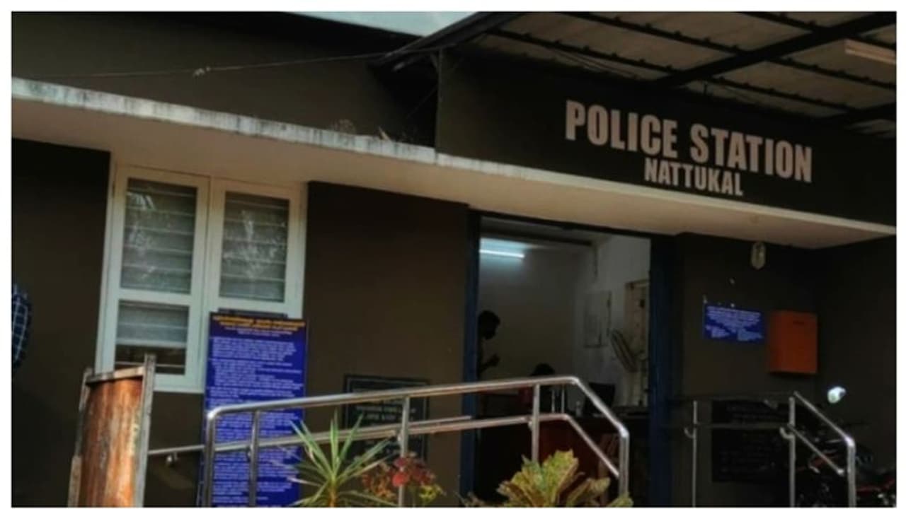 പെണ്‍കുട്ടിയെ കാണാതായ സംഭവം:കൈകള്‍ കെട്ടിയിട്ടത് പെണ്‍കുട്ടി തന്നെ,വീട്ടുകാരെ പേടിപ്പിക്കാന്‍ ചെയ്തതെന്ന് മൊഴി