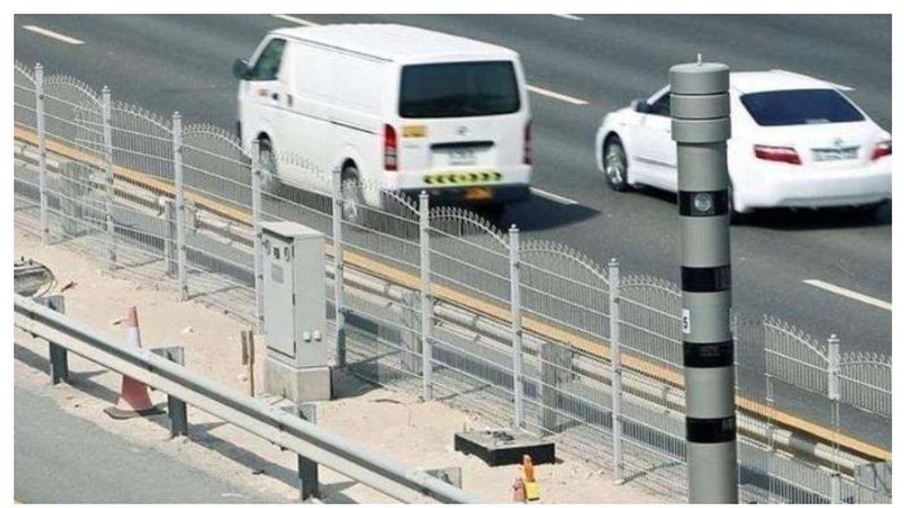 യുഎഇയില് ട്രാഫിക് പിഴയില് 50 ശതമാനം ഇളവ്; തിങ്കളാഴ്ച മുതല് പ്രാബല്യത്തില് യുഎഇയില് ട്രാഫിക് പിഴയില് 50 ശതമാനം ഇളവ്; തിങ്കളാഴ്ച മുതല് പ്രാബല്യത്തില്