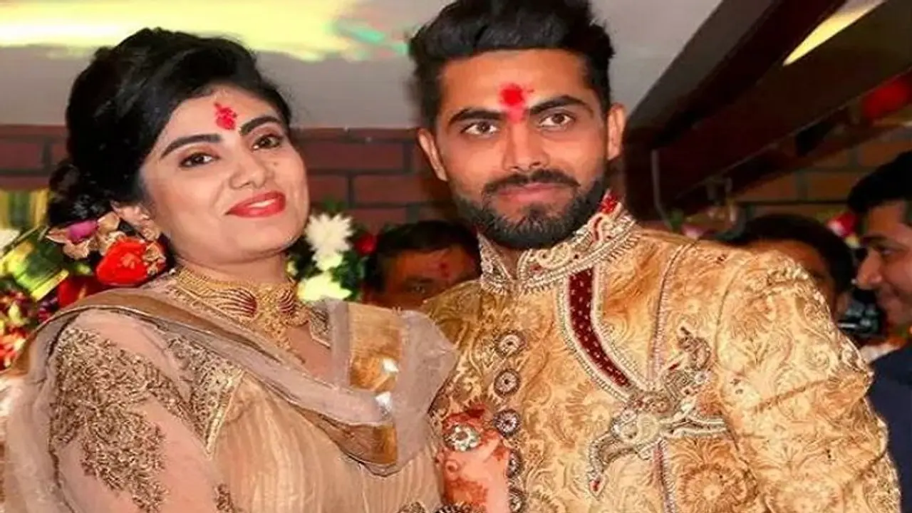 గుజరాత్ అసెంబ్లీ ఎన్నికలు .. నామినేషన్ దాఖలు చేసిన జడేజా భార్య గుజరాత్ అసెంబ్లీ ఎన్నికలు .. నామినేషన్ దాఖలు చేసిన జడేజా భార్య