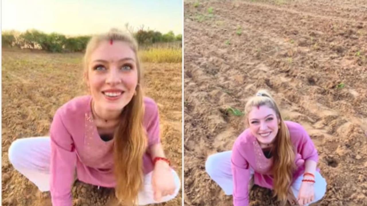 ഭര്തൃമാതാവിനൊപ്പം ഉള്ളി കൃഷി ചെയ്യുന്ന ജര്മന്കാരി; വൈറലായി വീഡിയോ ഭര്തൃമാതാവിനൊപ്പം ഉള്ളി കൃഷി ചെയ്യുന്ന ജര്മന്കാരി; വൈറലായി വീഡിയോ