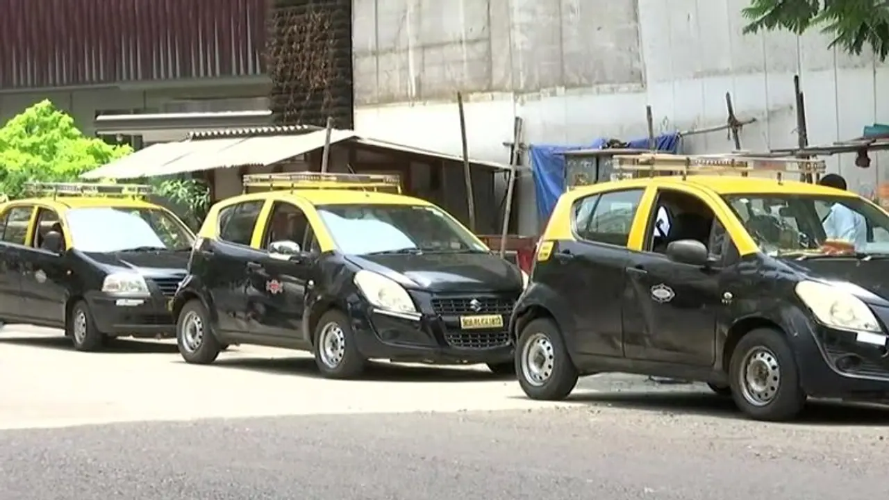 Mumbai taxi driver uses fake app to charge NRI Rs 2,800 for 10 minute ride, arrested Mumbai taxi driver uses fake app to charge NRI Rs 2,800 for 10 minute ride, arrested