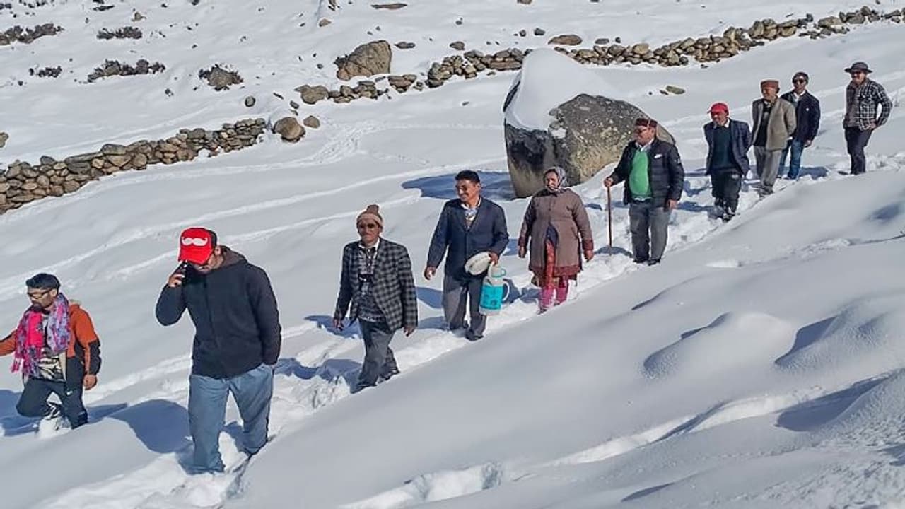 Himachal Pradesh Election 2022: ಹಿಮಾಚಲ ಪ್ರದೇಶದಲ್ಲಿ ಶೇ.65.92ರಷ್ಟು ಮತದಾನ! Himachal Pradesh Election 2022: ಹಿಮಾಚಲ ಪ್ರದೇಶದಲ್ಲಿ ಶೇ.65.92ರಷ್ಟು ಮತದಾನ!