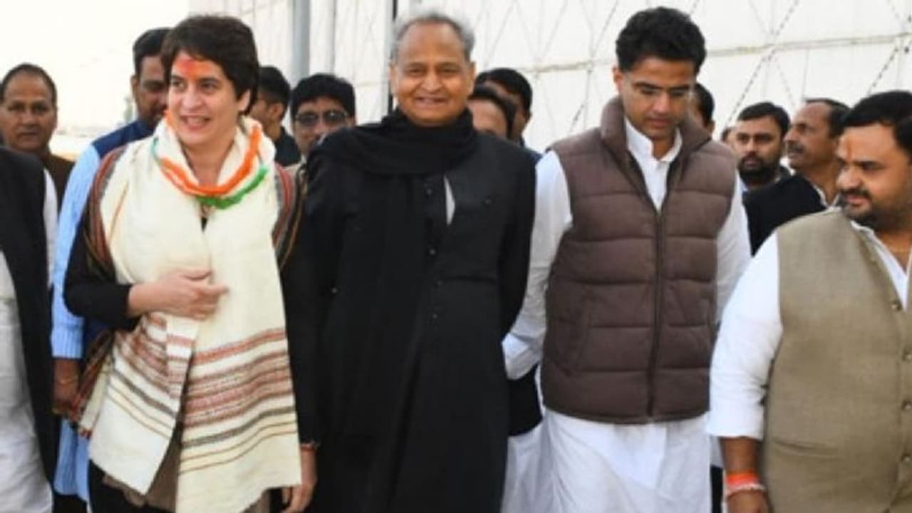 प्रियंका गांधी के करीबी नेता का बड़ा बयान, कहा राजस्थान में CM बदलने वाला हाईकामन कर चुके हैं फैसला प्रियंका गांधी के करीबी नेता का बड़ा बयान, कहा राजस्थान में CM बदलने वाला हाईकामन कर चुके हैं फैसला