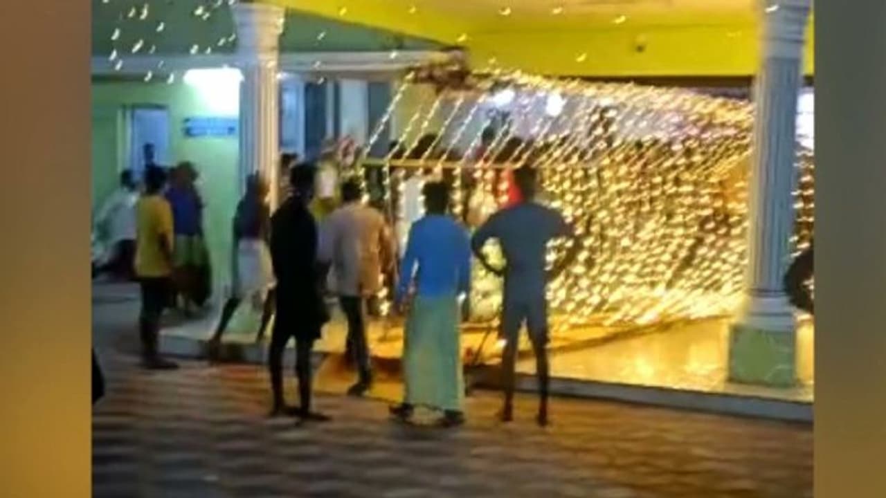 വിവാഹം ക്ഷണിക്കാത്തതിന് വധുവിൻ്റെ പിതാവിനെ മര്‍ദ്ദിച്ചു: തിരുവനന്തപുരത്ത് വിവാഹസത്കാരത്തിനിടെ കൂട്ടയടി
