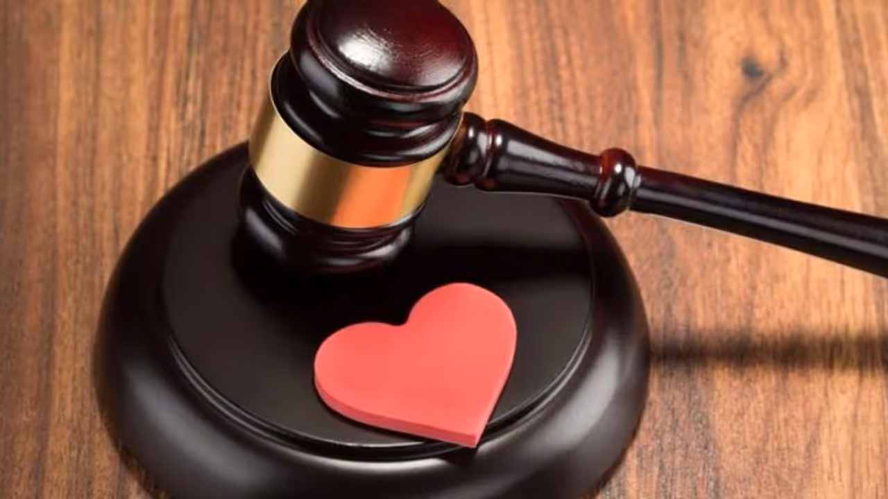 പ്രണയത്തിന് ശേഷം വിവാഹം കഴിക്കാന്‍ സാധിക്കില്ലെന്ന് പറയുന്നത് വഞ്ചനയല്ലെന്ന് കർണാടക ഹൈക്കോടതി