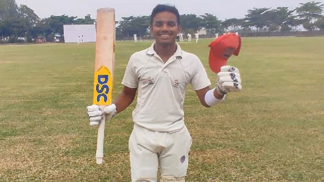 ಒಂದೇ ದಿನ 407 ರನ್ ಚಚ್ಚಿದ ಸಾಗರದ ಹುಡುಗ ತನ್ಮಯ್; ಕ್ರಿಕೆಟ್ ಇತಿಹಾಸದಲ್ಲಿ ಹೊಸ ದಾಖಲೆ ಒಂದೇ ದಿನ 407 ರನ್ ಚಚ್ಚಿದ ಸಾಗರದ ಹುಡುಗ ತನ್ಮಯ್; ಕ್ರಿಕೆಟ್ ಇತಿಹಾಸದಲ್ಲಿ ಹೊಸ ದಾಖಲೆ