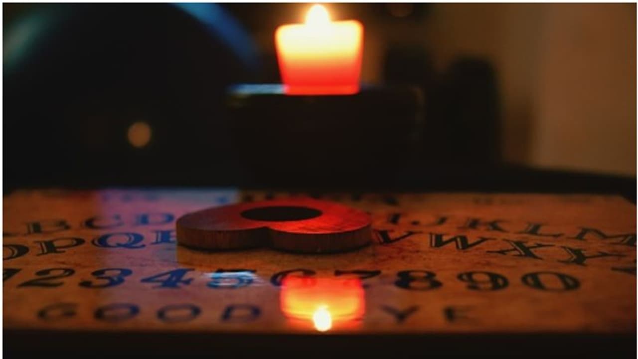 സ്കൂളിൽ ഓജോ ബോർഡ് കളിക്കവെ കുട്ടികൾ കുഴഞ്ഞുവീണു, 5 പേരുടെ അവസ്ഥ മോശം; ഓജോ 'വാദം' തള്ളി മേയർ, വെള്ളത്തിൽ സംശയം