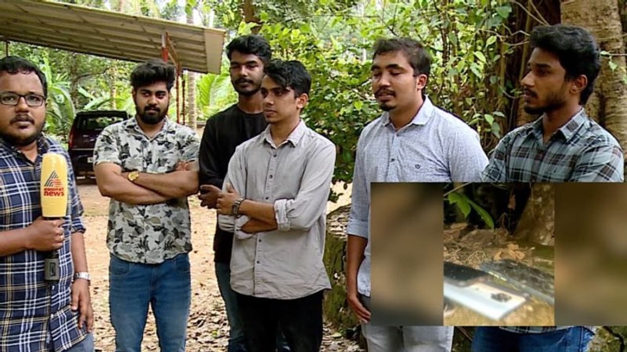 പിള്ളേര് വേറെ ലെവലാണ് : പൊലീസിനെ ഞെട്ടിച്ച അന്വേഷണ മികവ്, നാട്ടിലെ താരങ്ങളായി ഗോവിന്ദും സംഘവും പിള്ളേര് വേറെ ലെവലാണ് : പൊലീസിനെ ഞെട്ടിച്ച അന്വേഷണ മികവ്, നാട്ടിലെ താരങ്ങളായി ഗോവിന്ദും സംഘവും