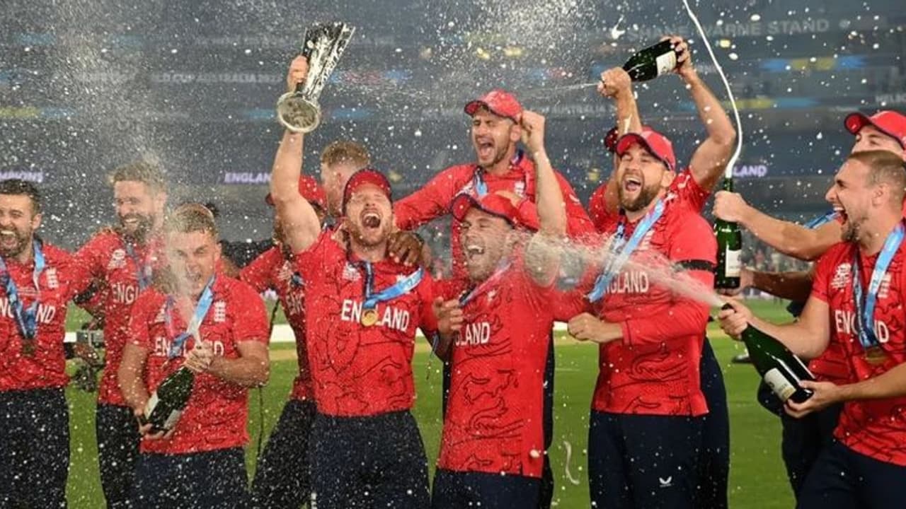 क्या थी विनर बनने के लिए इंग्लैंड की फिलॉसफी, बटलर ने कैसे बदल दिया टीम का अप्रोच? जानें चैंपियंस का सीक्रेट क्या थी विनर बनने के लिए इंग्लैंड की फिलॉसफी, बटलर ने कैसे बदल दिया टीम का अप्रोच? जानें चैंपियंस का सीक्रेट