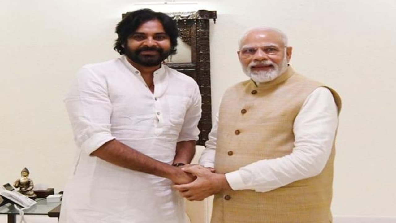 ఎన్డీయేకు జనసేన గుడ్ బై?.. పవన్ కల్యాణ్ తాజా వ్యాఖ్యలతో క్లారిటీ..! ఎన్డీయేకు జనసేన గుడ్ బై?.. పవన్ కల్యాణ్ తాజా వ్యాఖ్యలతో క్లారిటీ..!