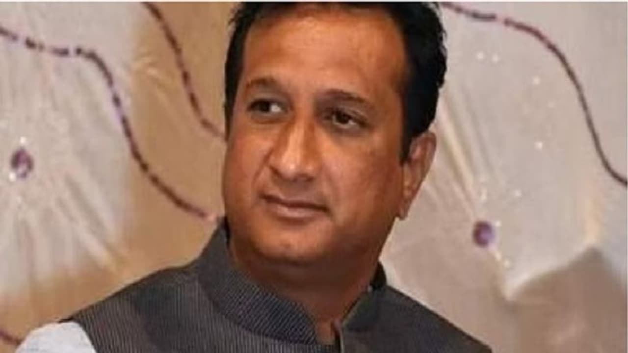 गुजरात चुनाव 2022: कांग्रेस विधायक ने किया मोदी की तारीफ, कहा वो केवल एक धर्म के नहीं 130 करोड़ लोगों के पीएम 