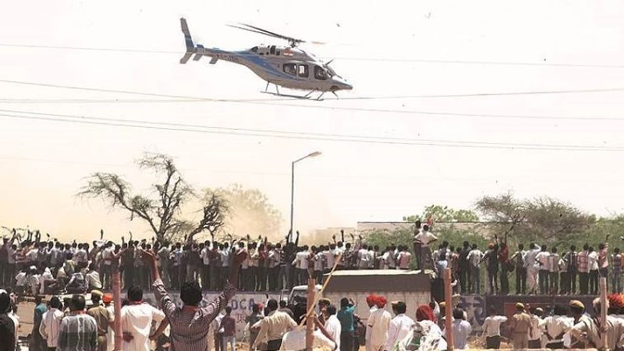 गुजरात चुनाव 2022: हवाई यात्रा पर 100 करोड़ खर्च करेंगे राजनीतिक दल, बेहद खास होगा इस बार इलेक्शन गुजरात चुनाव 2022: हवाई यात्रा पर 100 करोड़ खर्च करेंगे राजनीतिक दल, बेहद खास होगा इस बार इलेक्शन