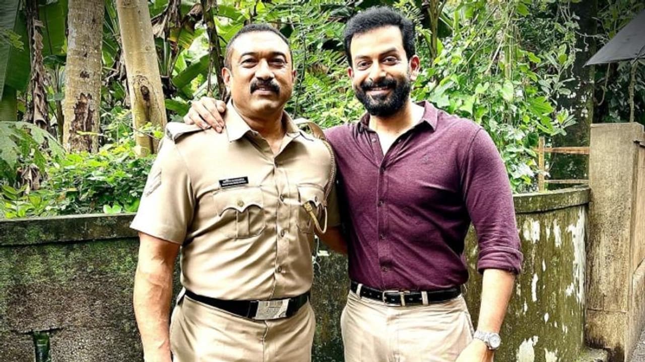 'കാത്തിരിപ്പ് അവസാനിക്കുന്നു'; 'ഗോള്ഡ്' ഡിസംബറില് എത്തുമെന്ന് ബാബുരാജ് 'കാത്തിരിപ്പ് അവസാനിക്കുന്നു'; 'ഗോള്ഡ്' ഡിസംബറില് എത്തുമെന്ന് ബാബുരാജ്