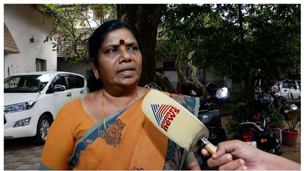 'പാല് വില കൂട്ടാതെ വഴിയില്ല', എത്ര കൂട്ടണമെന്ന് മില്മയുമായി ചര്ച്ച ചെയ്ത് തീരുമാനിക്കുമെന്ന് ചിഞ്ചുറാണി 'പാല് വില കൂട്ടാതെ വഴിയില്ല', എത്ര കൂട്ടണമെന്ന് മില്മയുമായി ചര്ച്ച ചെയ്ത് തീരുമാനിക്കുമെന്ന് ചിഞ്ചുറാണി