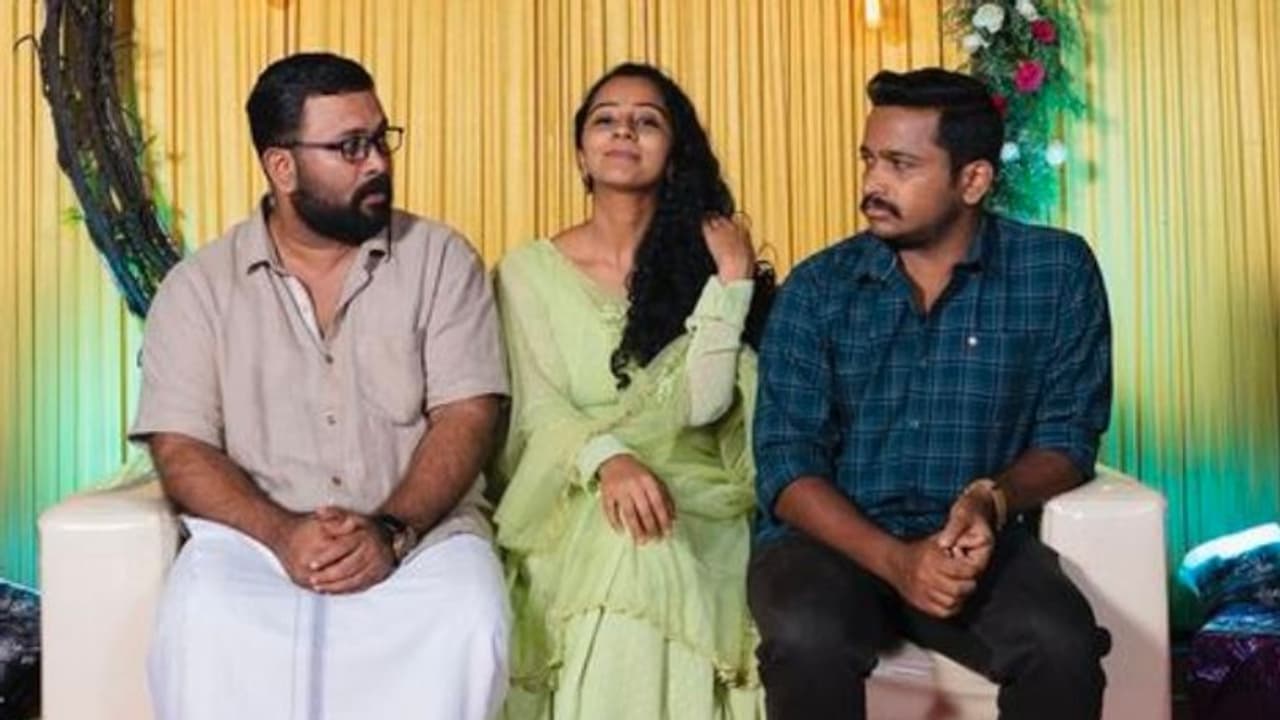 ഒടുവിൽ ജയയെ ആര് സ്വന്തമാക്കും ? രാജേഷോ ദീപുവോ ? ഡിലീറ്റഡ് സീനുമായി 'ജയ ജയ ജയ ജയ ഹേ' ടീം ഒടുവിൽ ജയയെ ആര് സ്വന്തമാക്കും ? രാജേഷോ ദീപുവോ ? ഡിലീറ്റഡ് സീനുമായി 'ജയ ജയ ജയ ജയ ഹേ' ടീം