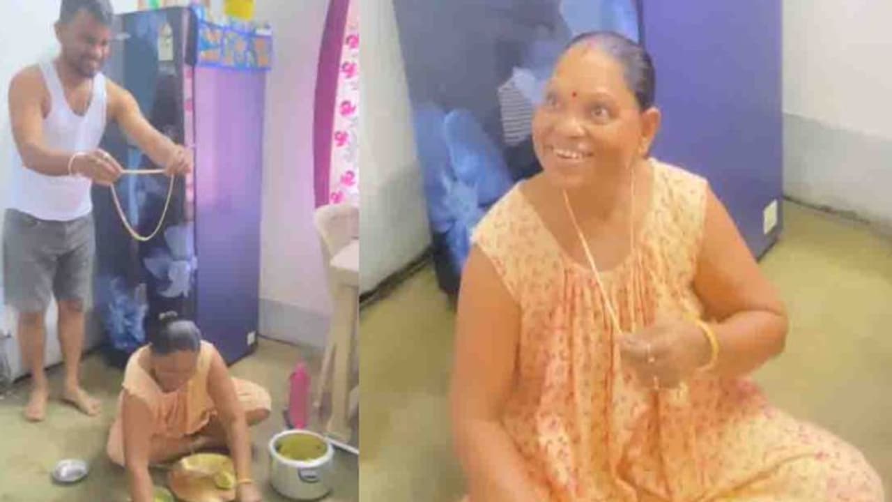 അമ്മയ്ക്ക് സര്‍പ്രൈസായി സ്വര്‍ണ മാല സമ്മാനിക്കുന്ന മകന്‍; മനോഹരം ഈ വീഡിയോ 