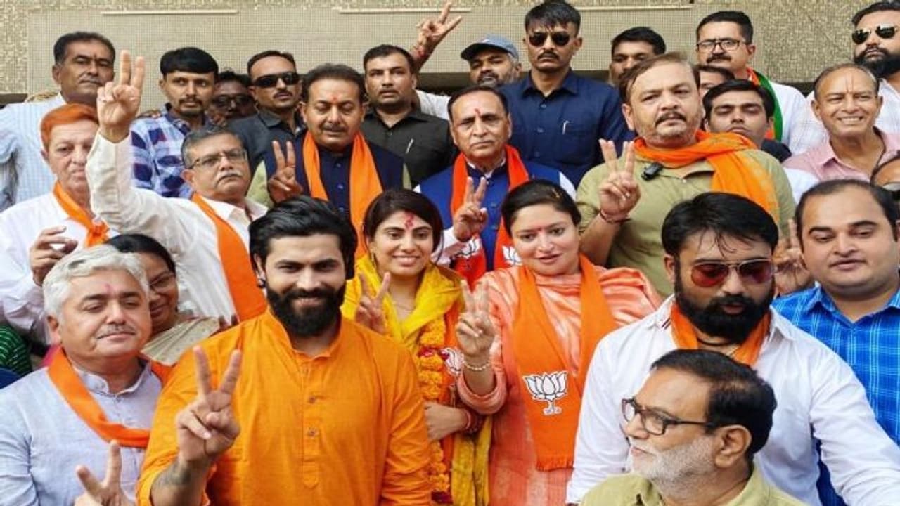 रिवाबा की सीट पर BJP ने ये काम कर आधी सफलता हासिल कर ली! अब ननद को साधने की तैयारी 