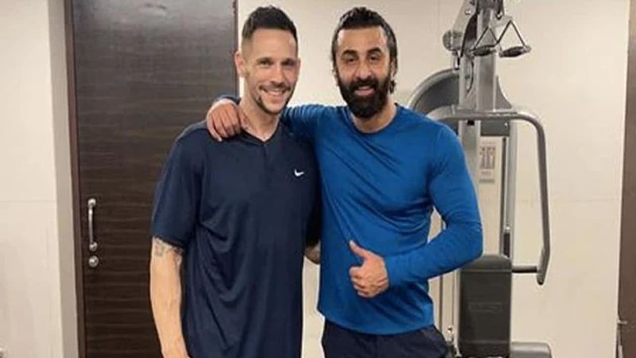 बेटी के जन्म के बाद भी रणबीर कपूर ने जिम से नहीं लिया ब्रेक, न्यू डैड को देखकर यूजर ने दिए ऐसे रिएक्शन 