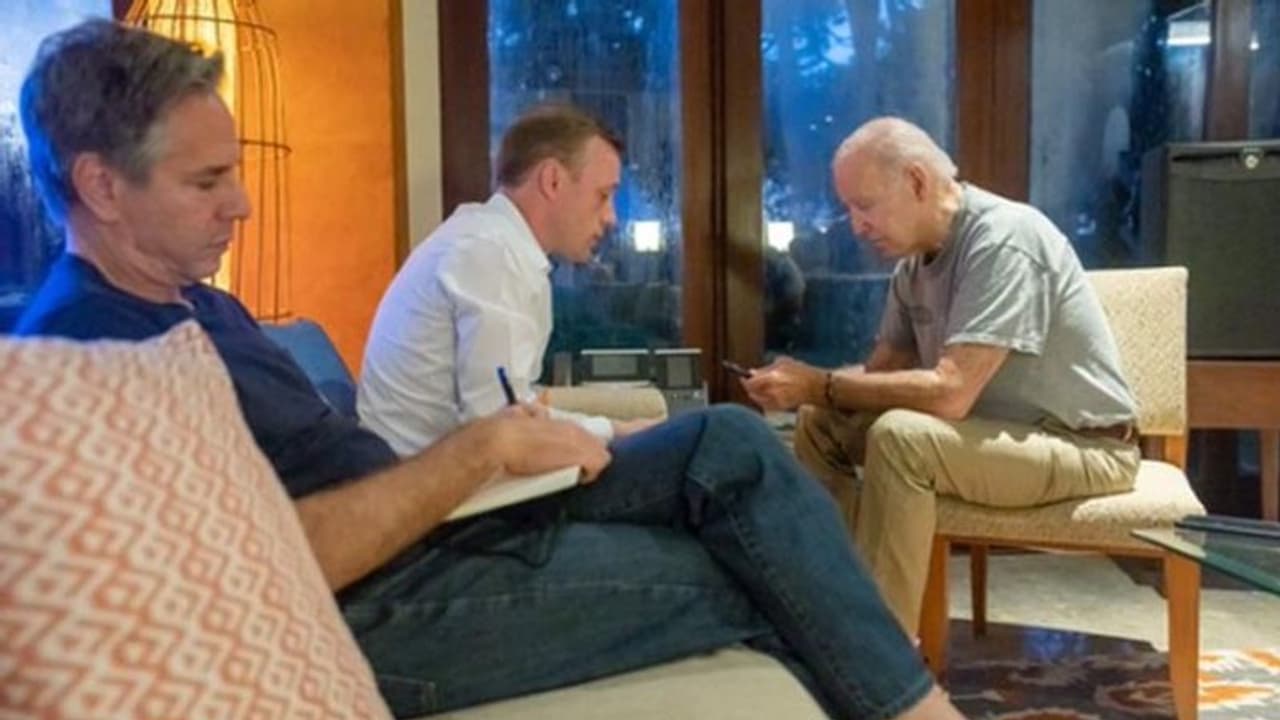 NATO देश पोलैंड में गिरी रूस की मिसाइलों के बाद हाईअलर्ट, इमरजेंसी मीटिंग के कारण G20 समिट का शेड्यूल बिगड़ा NATO देश पोलैंड में गिरी रूस की मिसाइलों के बाद हाईअलर्ट, इमरजेंसी मीटिंग के कारण G20 समिट का शेड्यूल बिगड़ा