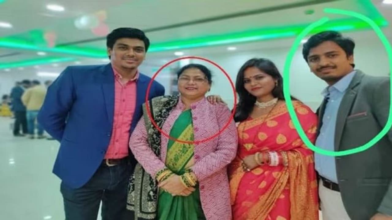 बड़े बेटे से मिले धोखे के बाद नाराज मां भाई ने जहर खाकर दी जान, चुपके से अकाउंट से हड़प लिए थे 69 लाख रुपए
