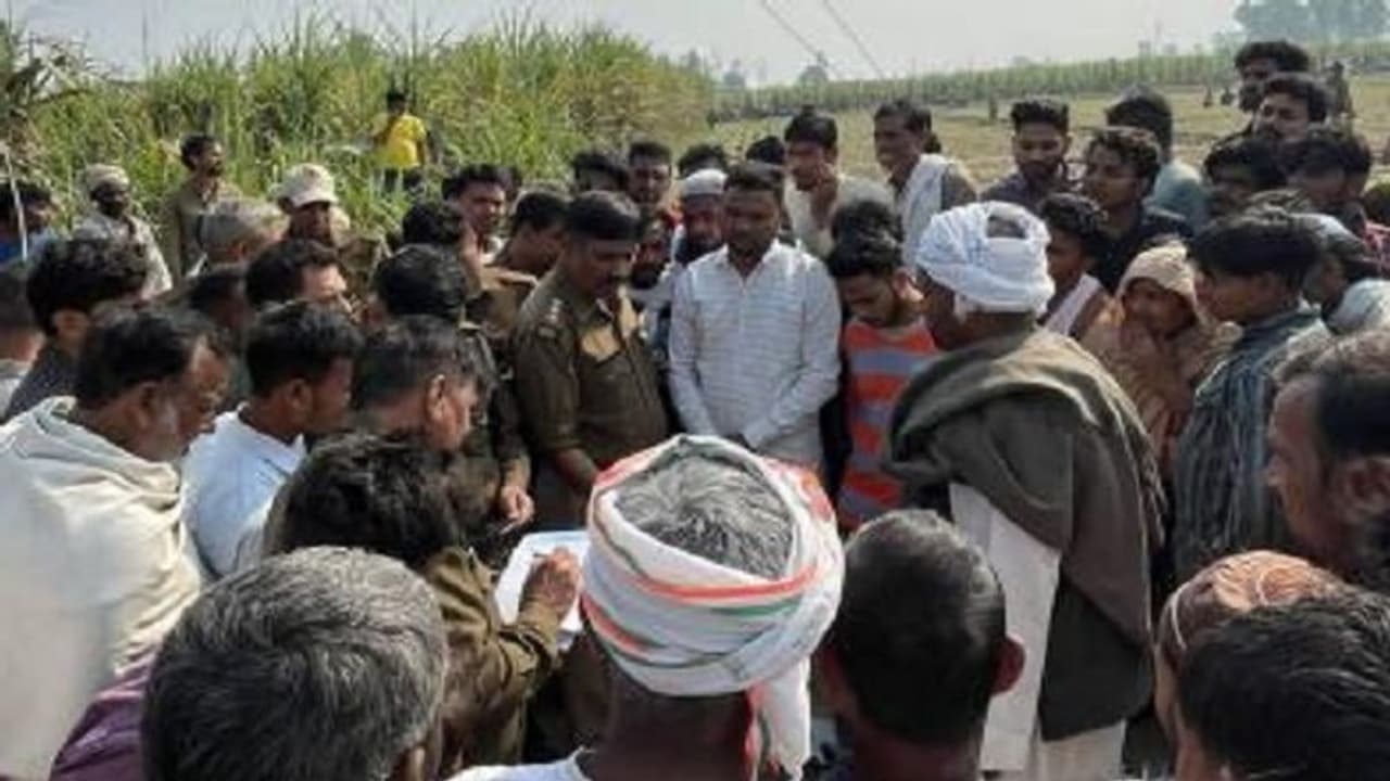 मेऱठ में हुआ बड़ा हादसा आया सामने, निर्माणाधीन हाईटेंशन लाइन का टॉवर गिरने से 2 मजदूरों की मौत और 4 घायल